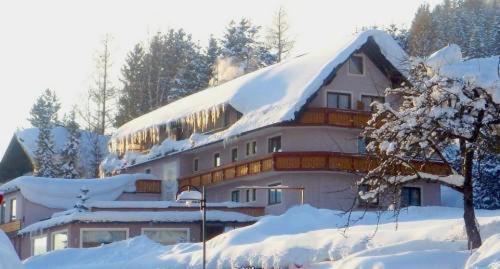 Hotel Pension Sonnenuhr Tauplitz Exterior foto