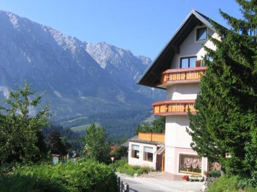 Hotel Pension Sonnenuhr Tauplitz Exterior foto